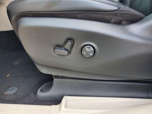 Silver Mist Clearcoat 2023 Chrysler Pacifica Touring-L