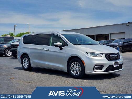 Silver Mist Clearcoat 2023 Chrysler Pacifica Touring-L
