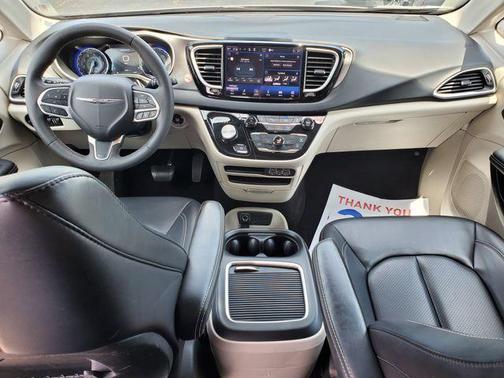 Silver Mist Clearcoat 2023 Chrysler Pacifica Touring-L