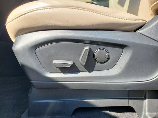 Black Metallic 2023 Ford Explorer XLT