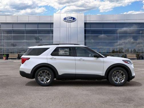 White Metallic 2027 Ford Explorer