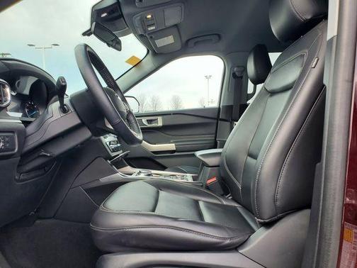 Jewel Red Metallic 2022 Ford Explorer XLT