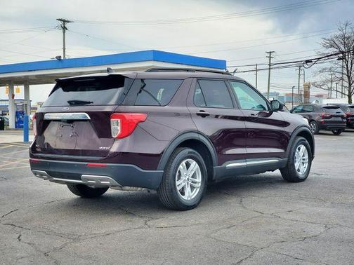 Jewel Red Metallic 2022 Ford Explorer XLT