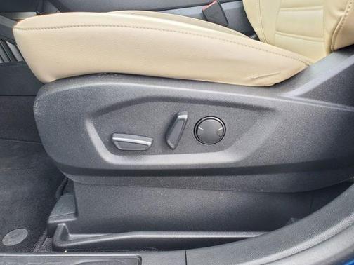 Blue Metallic 2023 Ford Edge SEL