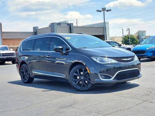 2018 Chrysler Pacifica Touring-L Plus