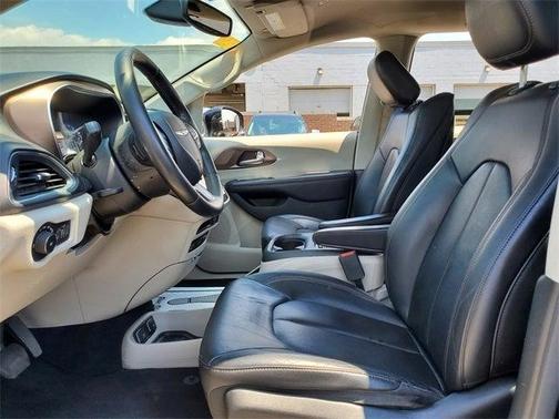 2018 Chrysler Pacifica Touring-L Plus