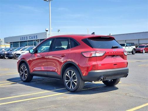 2022 Ford Escape SE