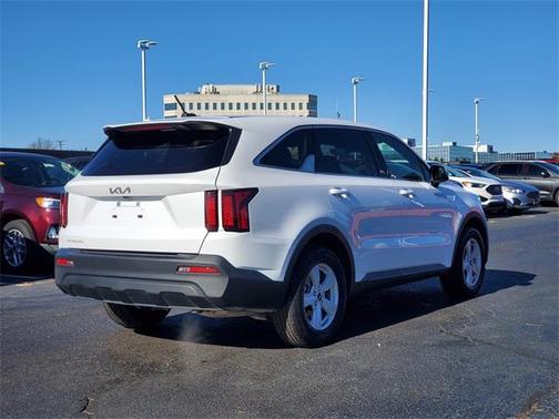 2023 Kia Sorento LX