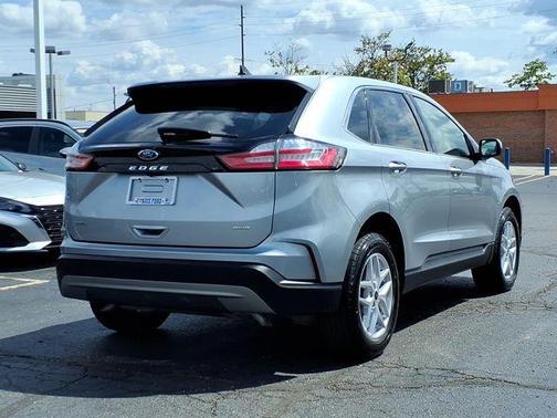 Silver Metallic 2024 Ford Edge SEL
