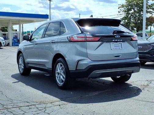 Silver Metallic 2024 Ford Edge SEL