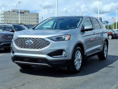 Silver Metallic 2024 Ford Edge SEL