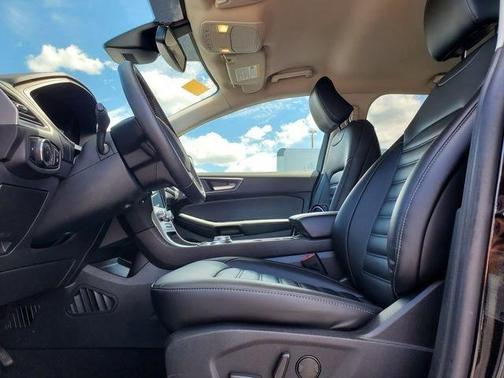 Black Metallic 2024 Ford Edge SEL