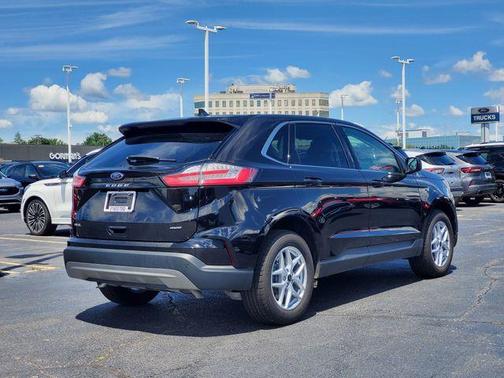 Black Metallic 2024 Ford Edge SEL