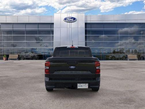 Shadow Black 2026 Ford Maverick Lobo Standard