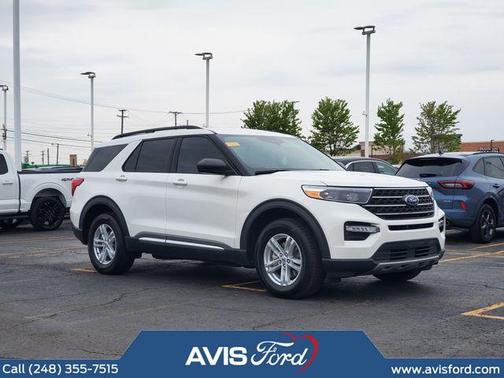 White Metallic 2024 Ford Explorer XLT
