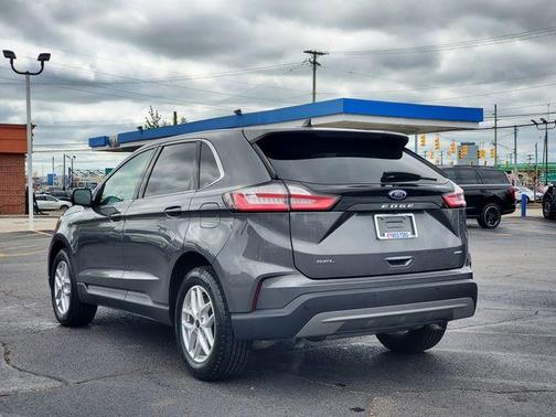 Gray Metallic 2023 Ford Edge SEL