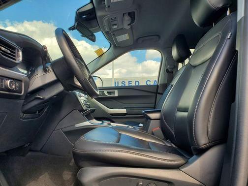 Black Metallic 2023 Ford Explorer XLT