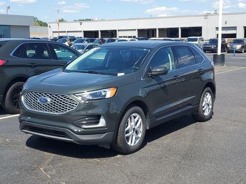 Green Metallic 2023 Ford Edge SEL