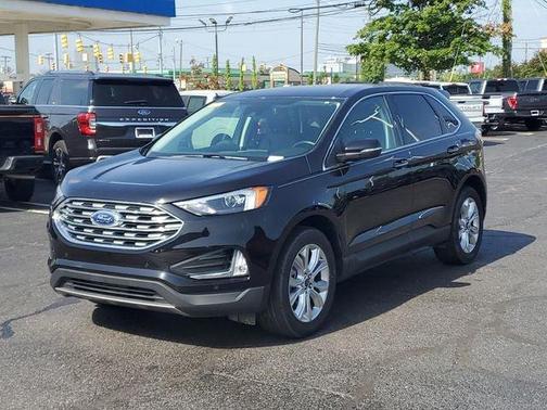 Black Metallic 2023 Ford Edge Titanium