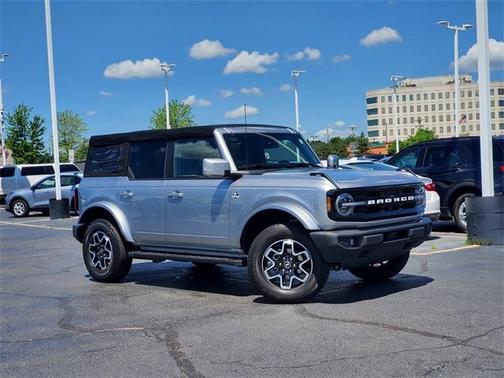 2023 Ford Bronco Outer Banks