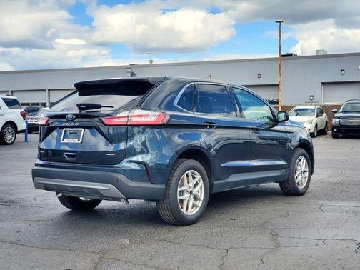 Blue Metallic 2024 Ford Edge SEL