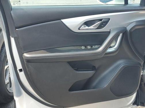 Silver Ice Metallic 2020 Chevrolet Blazer 1LT