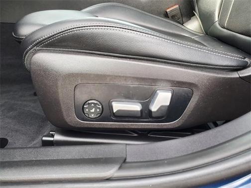 2023 BMW 330 i xDrive