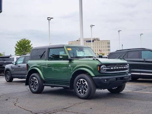 Eruption Green Metallic 2023 Ford Bronco Outer Banks