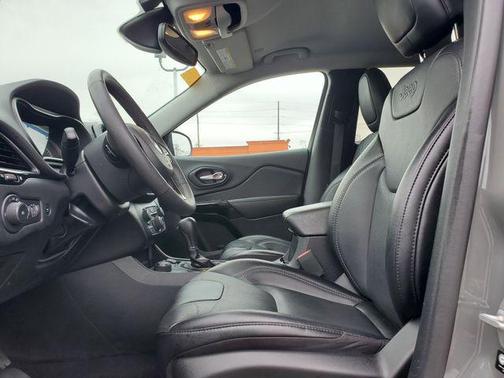 2023 Jeep Cherokee Altitude Lux