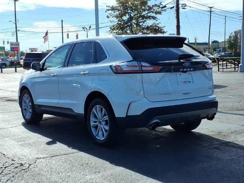 White Metallic 2024 Ford Edge Titanium