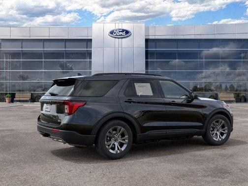 Black Metallic 2027 Ford Explorer