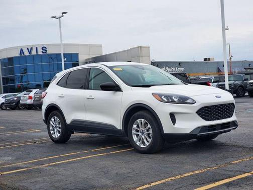 White Metallic 2022 Ford Escape SE