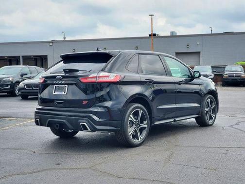 Black Metallic 2023 Ford Edge ST