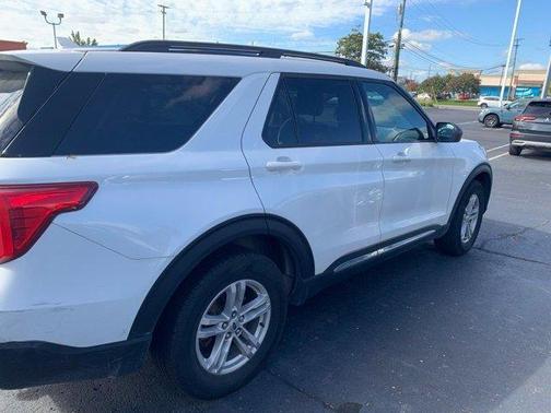 White Metallic 2024 Ford Explorer XLT