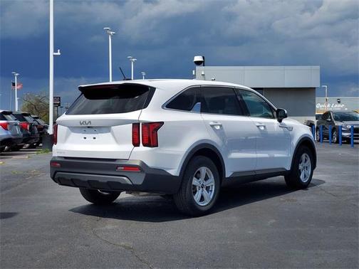 2023 Kia Sorento LX