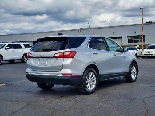 Silver Ice Metallic 2019 Chevrolet Equinox 1LT