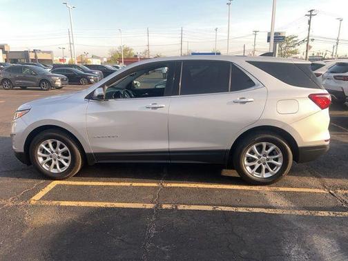 Silver Ice Metallic 2019 Chevrolet Equinox 1LT