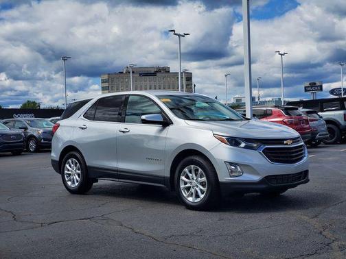 Silver Ice Metallic 2019 Chevrolet Equinox 1LT