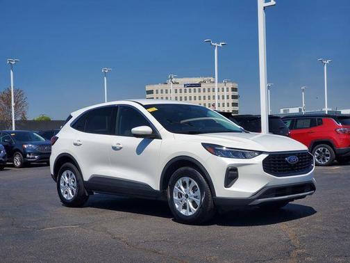 White Metallic 2023 Ford Escape Active