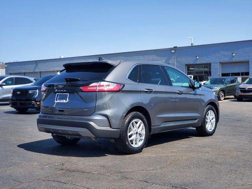 Gray Metallic 2024 Ford Edge SEL