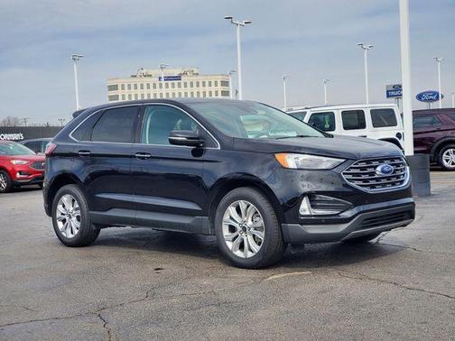 Agate Black Metallic 2024 Ford Edge Titanium