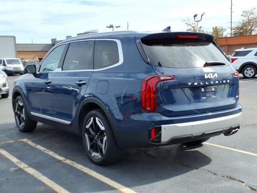 Midnight Black 2023 Kia Telluride S