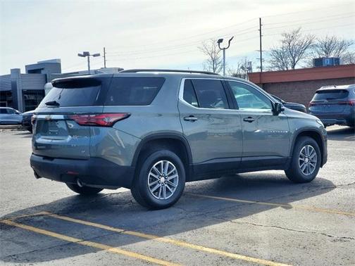 2022 Chevrolet Traverse LT Cloth