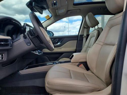 Pearl Metallic 2023 Lincoln Corsair Standard