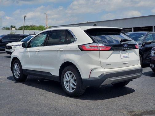 White Metallic 2024 Ford Edge SEL