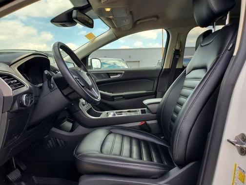 White Metallic 2024 Ford Edge SEL