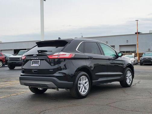 Black Metallic 2024 Ford Edge SEL