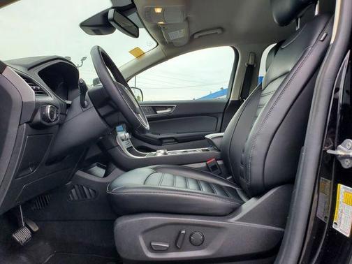 Black Metallic 2024 Ford Edge SEL
