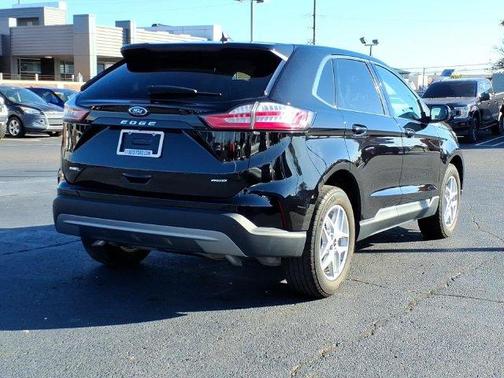Black Metallic 2024 Ford Edge SEL