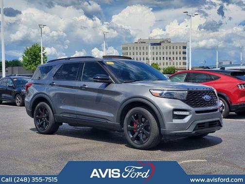Gray Metallic 2023 Ford Explorer ST